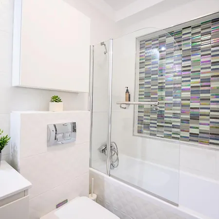 Apartment Kiseleff Flat - 2br, Family-friendly, Free Parking Bucharest